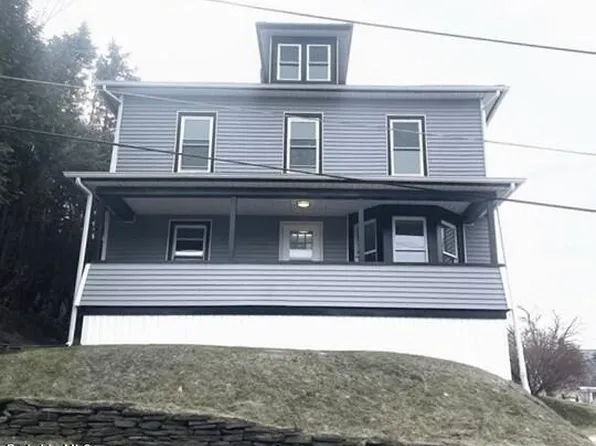 29 Victory St, Adams, MA 01220