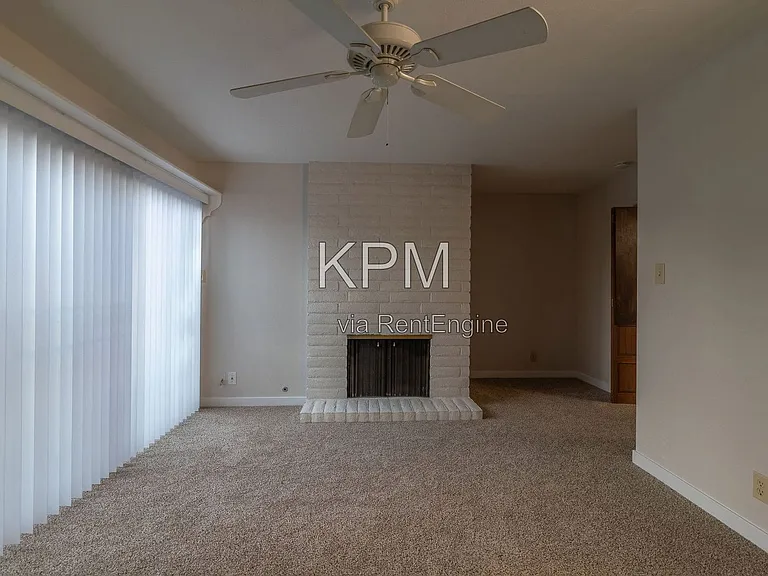 6829 Mill Springs Ct — Photo 20