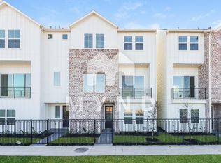 707 Carriage Knolls Dr, Houston, TX 77008