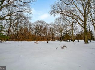 901 McElwee Rd, Moorestown, NJ 08057