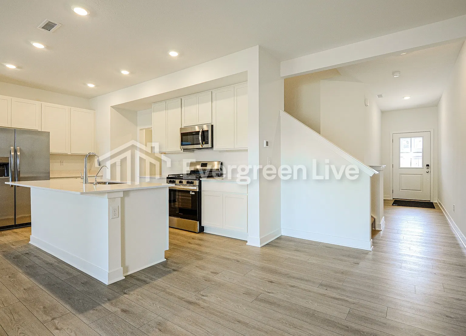 3 bed, 2.5 bath, 1727 sqft, $1,995 — Photo 2