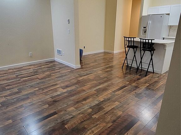 5th image of 918 Orchard Avenue