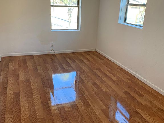 4th image of 328 E President St
