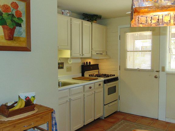4th image of 380 S Paseo Lobo