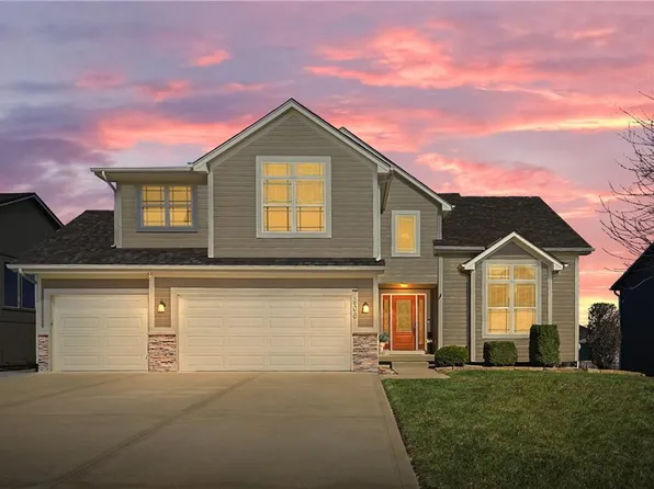 906 Eve Orchid Dr, Greenwood, MO 64034