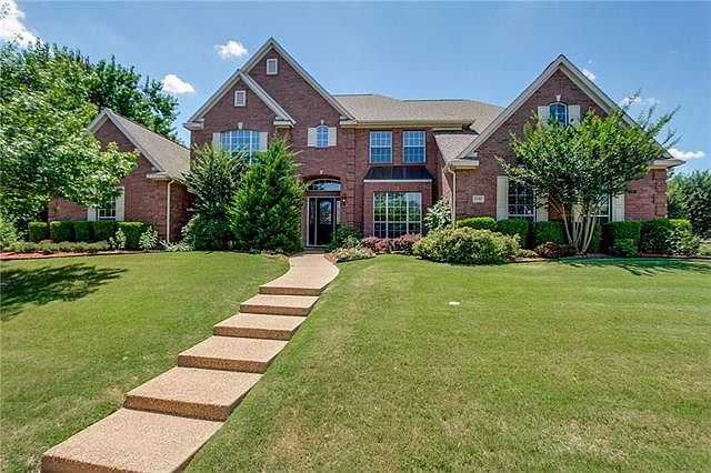1st image of 2050 Woodbridge Dr