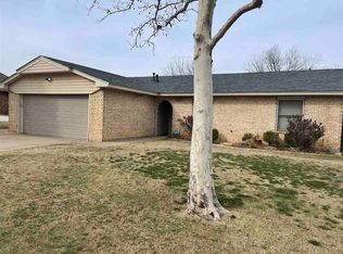 6909 SW Drakestone Blvd, Lawton, OK 73505