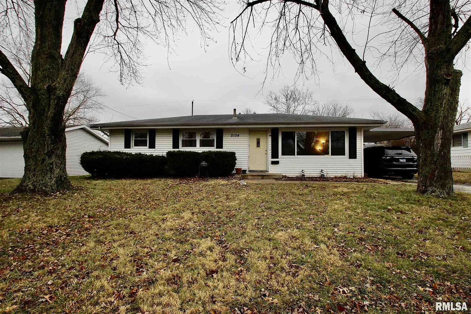 2124 N Drury Ln photo 1