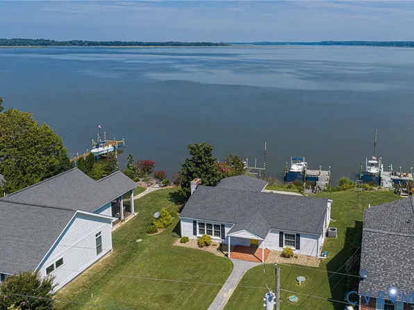 128 Rappahannock Beach Dr, Tappahannock, VA 22560