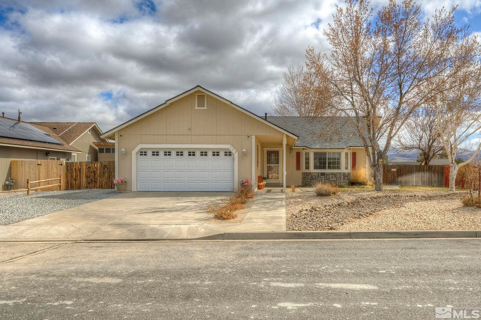 120 Veronica Ave photo 1
