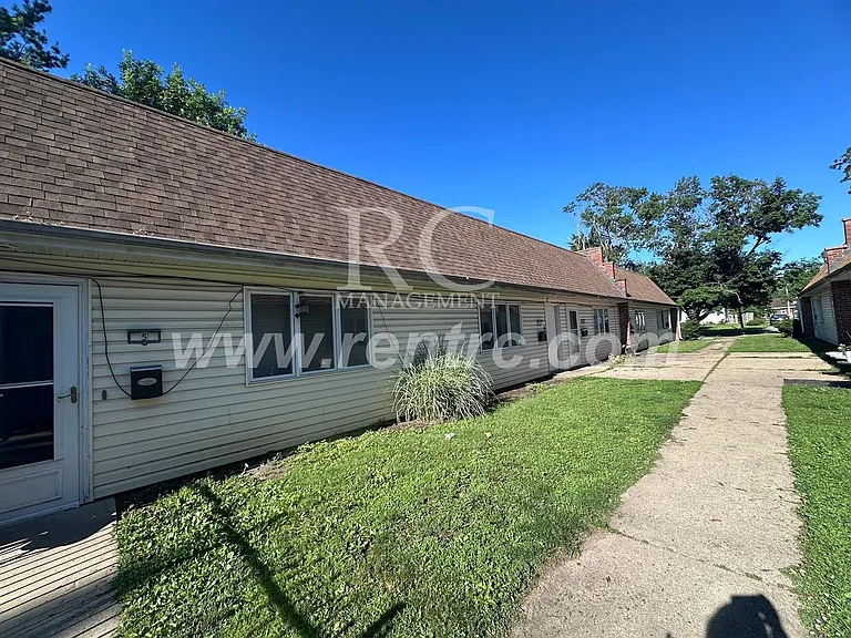 1005-4 Oak St — Photo 1