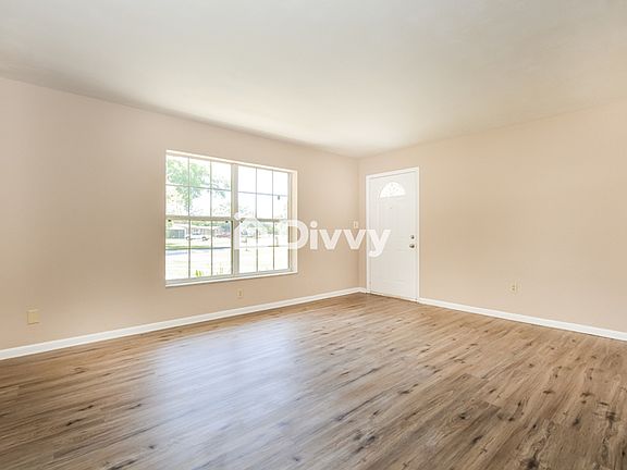 4th image of 508 N Wellington Dr