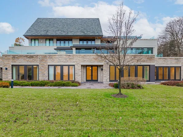 10 Maple Grove Dr #28, Oakville, ON L6J 0E1