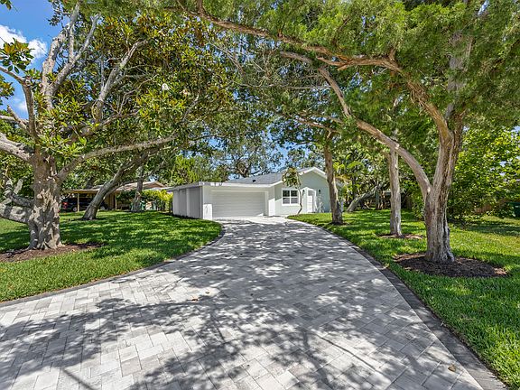 2nd image of 134 Antigua Dr