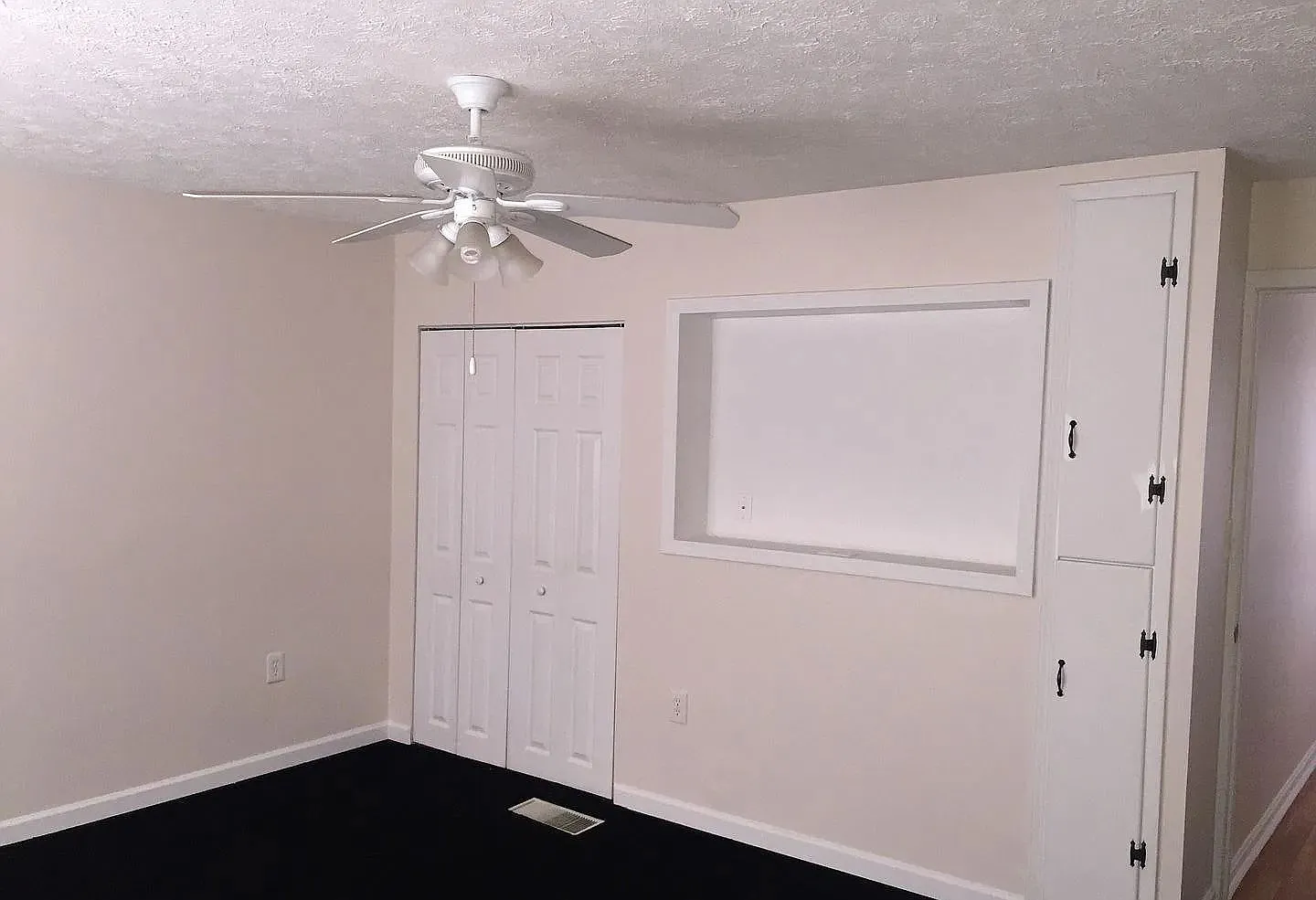 3 bed, 1136 sqft, $1,475 — Photo 3