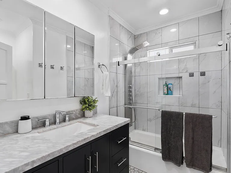 2066 Baltic Ave — Photo 8