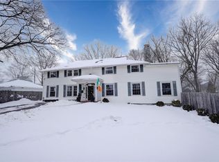 190 Saint Johns Ct, Canandaigua, NY 14424