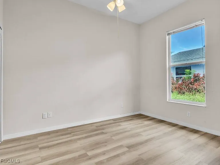 1580 Argyle Dr — Photo 14