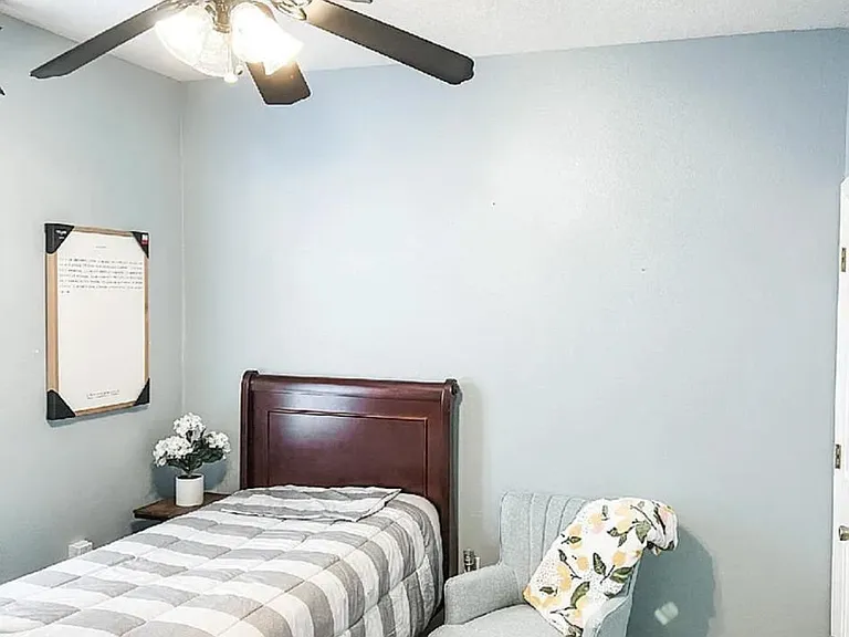 822 Marian Ct — Photo 12