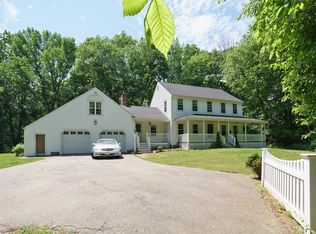 13 Deerfield Rd, Medway, MA 02053
