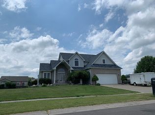 7556 Waterfall Dr, Grand Blanc, MI 48439