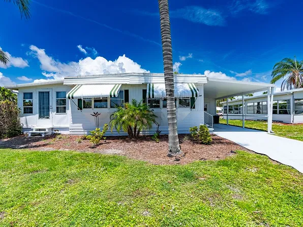 5 Casa Rio Rd, Pt Saint Lucie, FL 34952