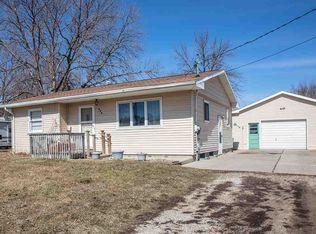 822 Black Hawk Rd, Waterloo, IA 50701