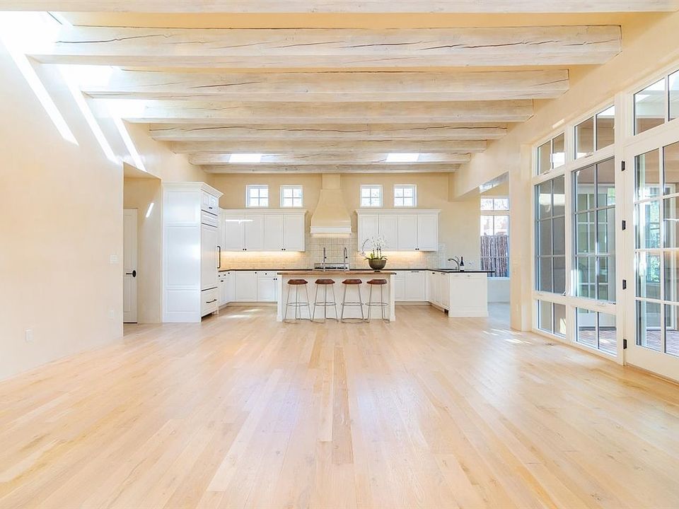 1st image of 135 Camino Escondido