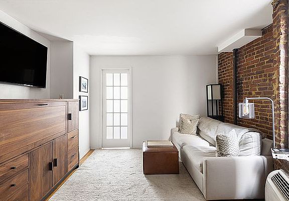 4th image of 15 Jones St #4B