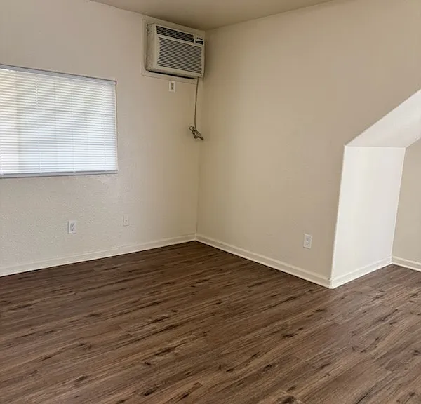 1221 E Fremont St #8 — Photo 2