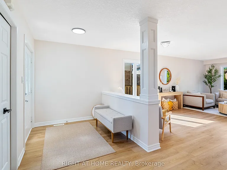 754 Hedgerow Pl — Photo 5