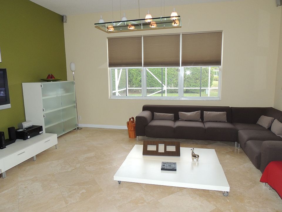 1st image of 641 Nandina Dr