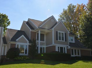 39741 Squire Dr, Novi, MI 48375