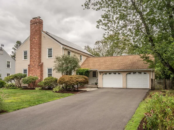 52 Sunrise Hill Drive, West Hartford, CT 06107