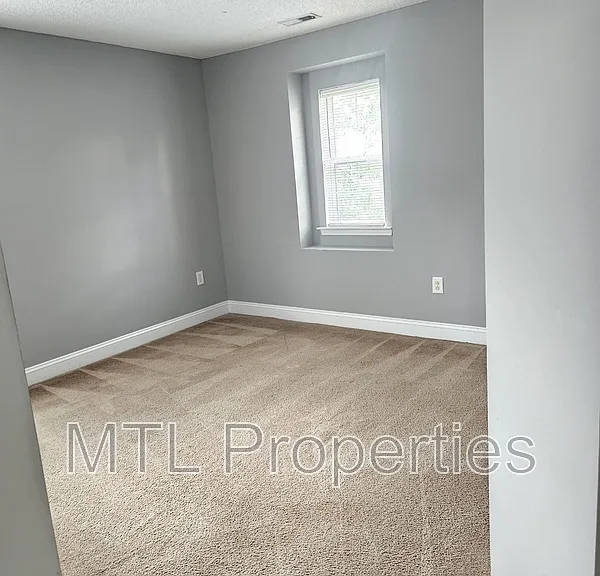 302 Nanny Point Dr — Photo 17