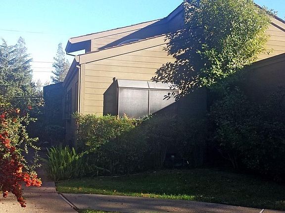 2nd image of 5 Park Sierra Ln