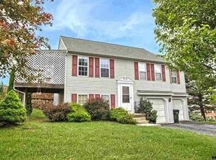 15 Chatham Ln, Red Lion, PA 17356