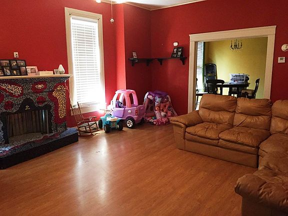 2nd image of 203 N College St