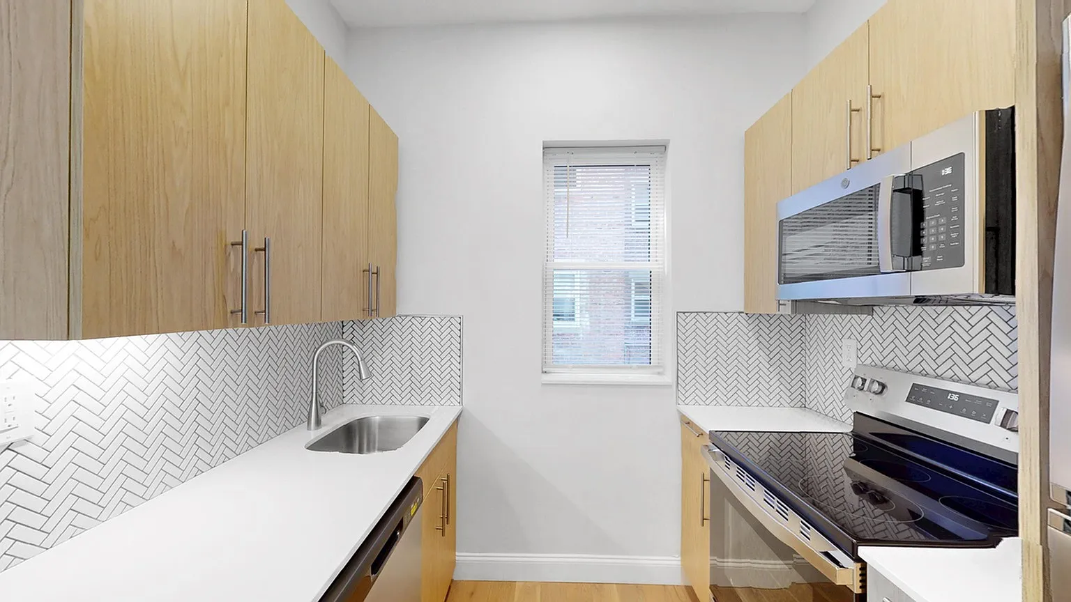 105-111 Queensberry Street — Photo 2