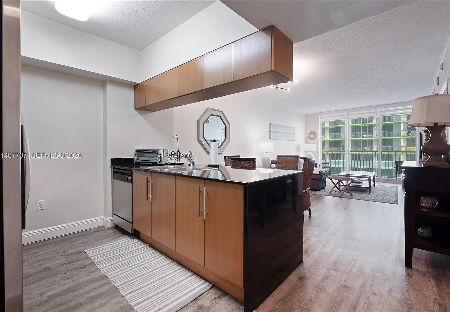 Opera Tower Condo — Photo 3