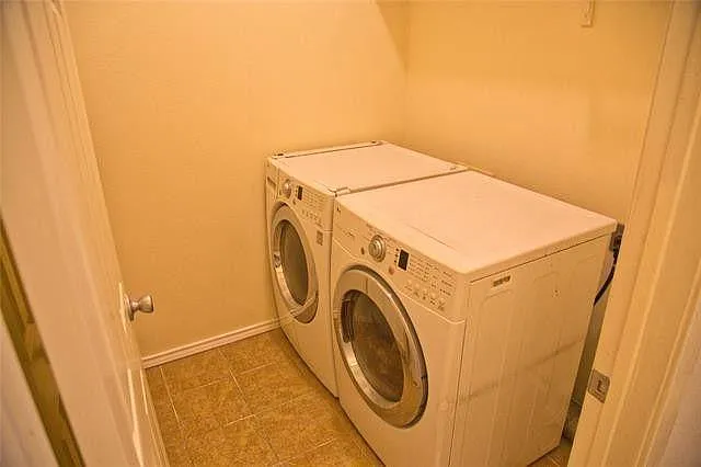 4 bed, 2462 sqft, $2,500 — Photo 4