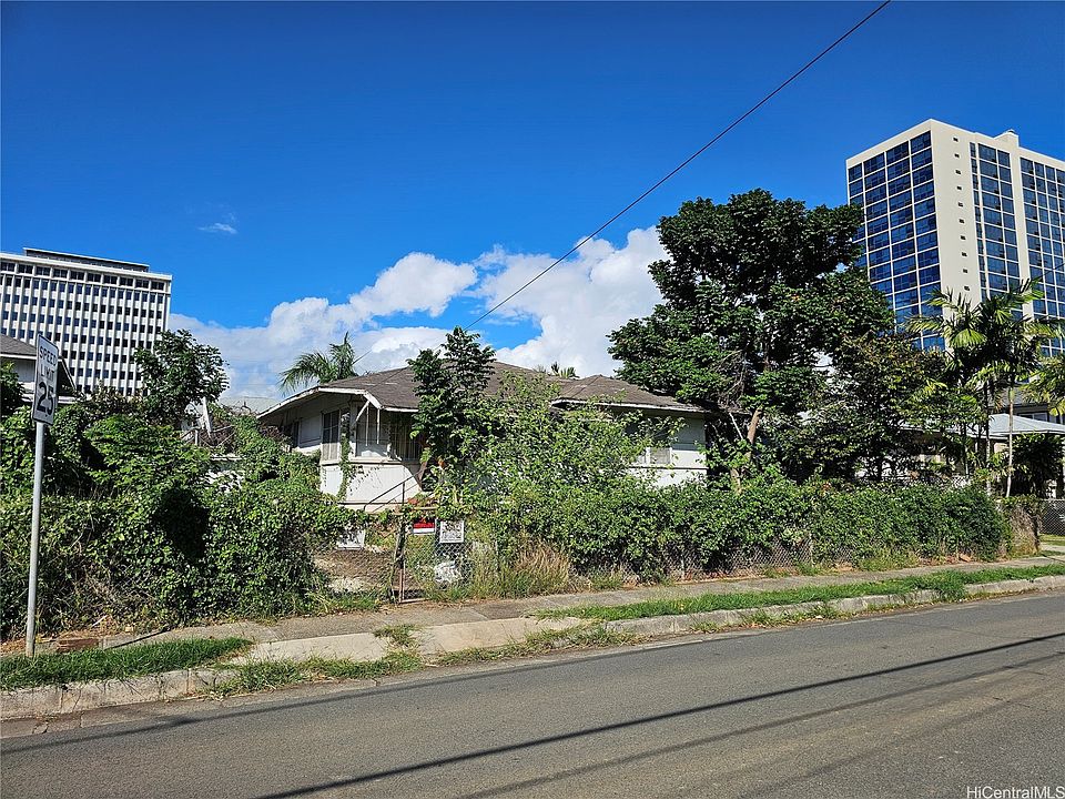 1st image of 1140 Elm St