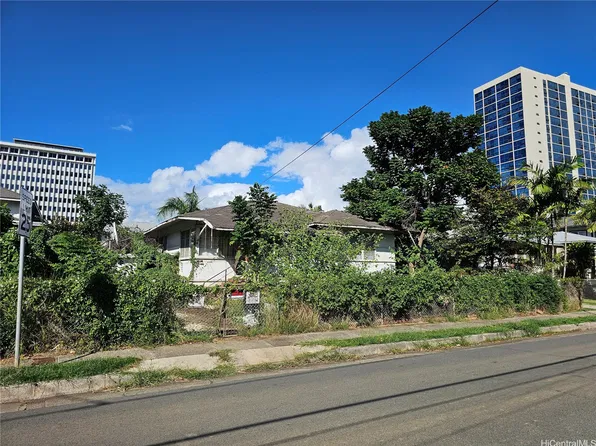 1140 Elm St, Honolulu, HI 96814