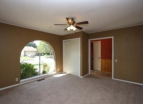 2nd image of 733 Royal Ln