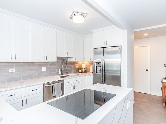 2nd image of 88 W Schiller St APT 1401L
