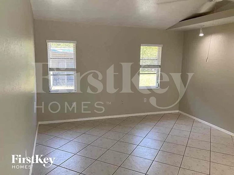 820 Springview Ave NW — Photo 4