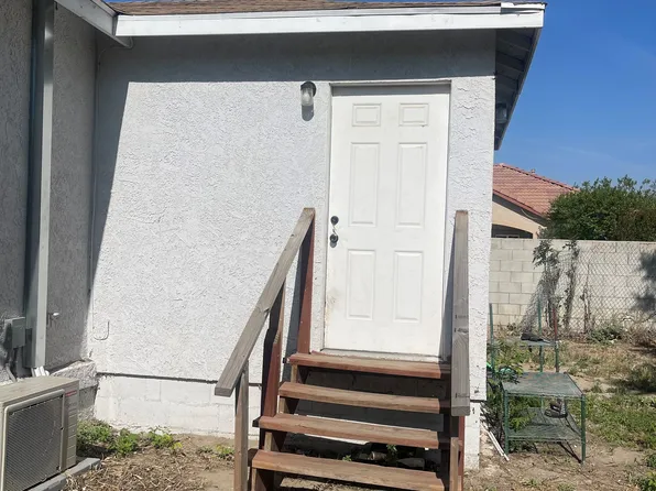 5337 34th St #B, Riverside, CA 92509