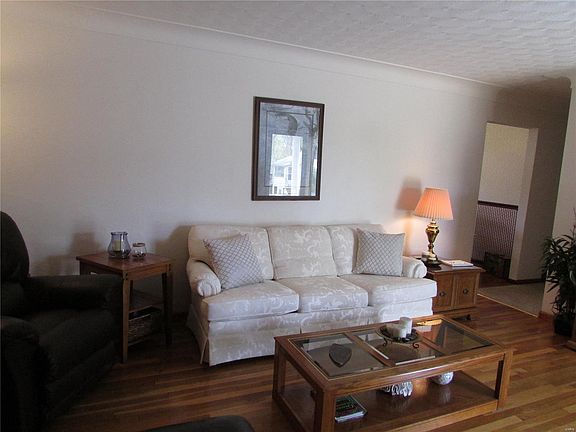 4th image of 315 McGinnis St