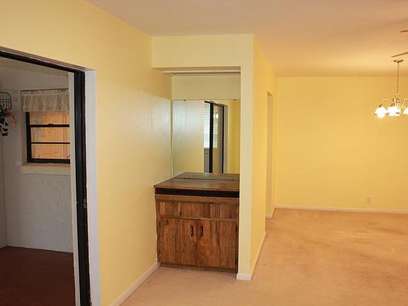 4th image of 1020 Medinah Dr