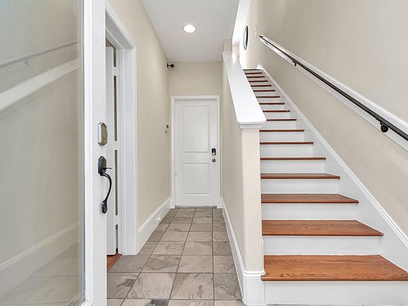 4th image of 707 Saint Charles St